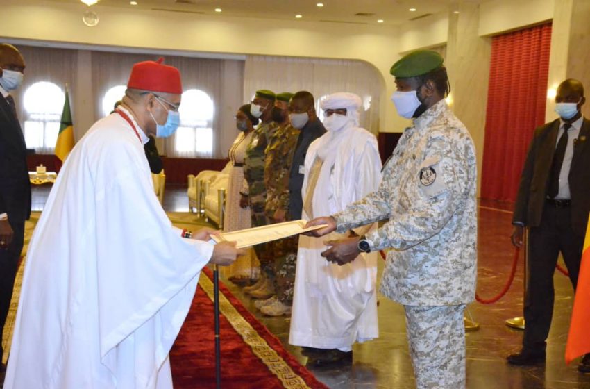  Ambassador Nwachukwu presents Letters of Credence to Mali’s Transitional President, Goita